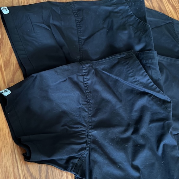 2 pairs of scrub tops - Picture 2 of 5